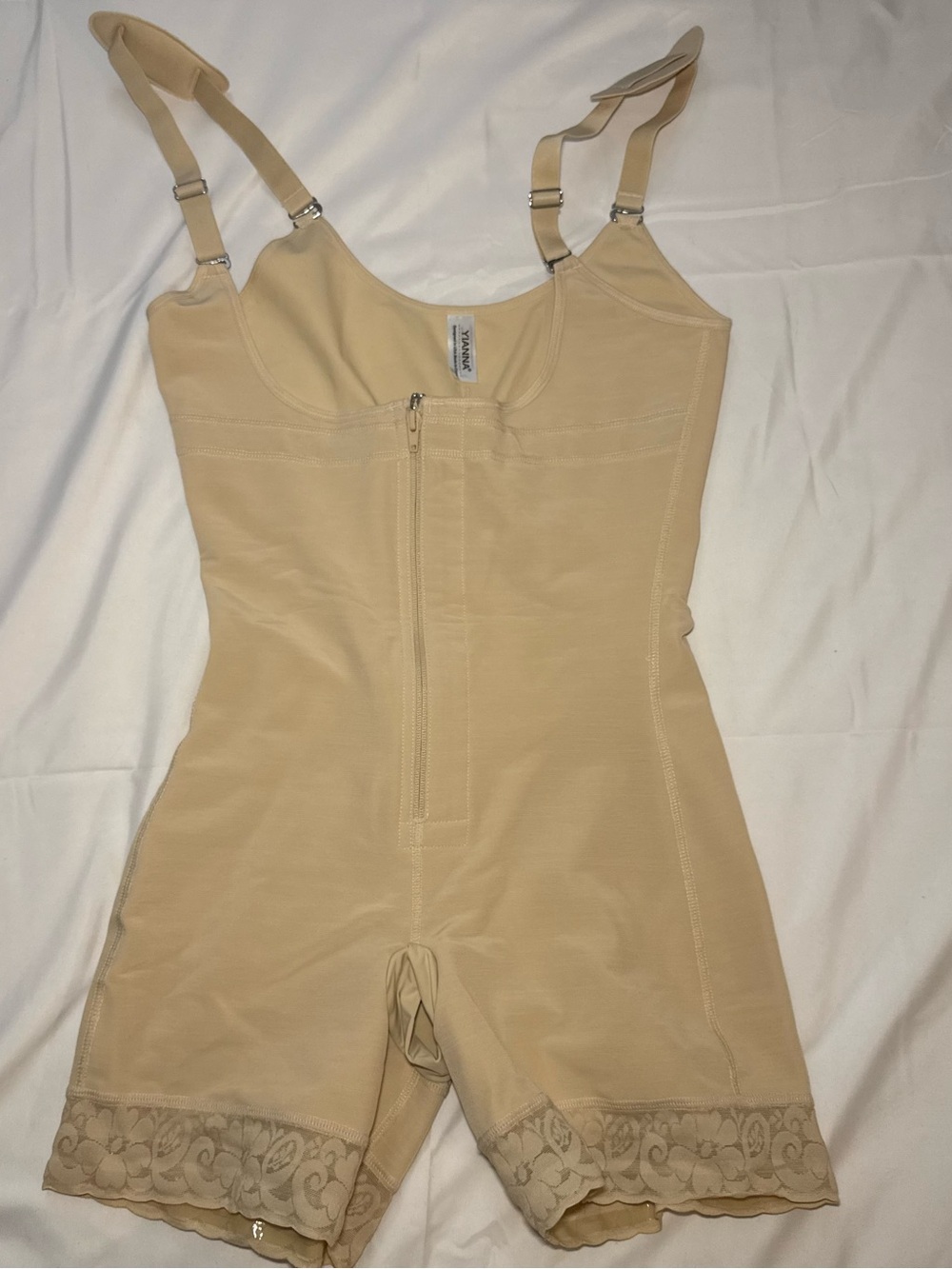 Yianna faja columbiana Bodysuit with Lace Hem